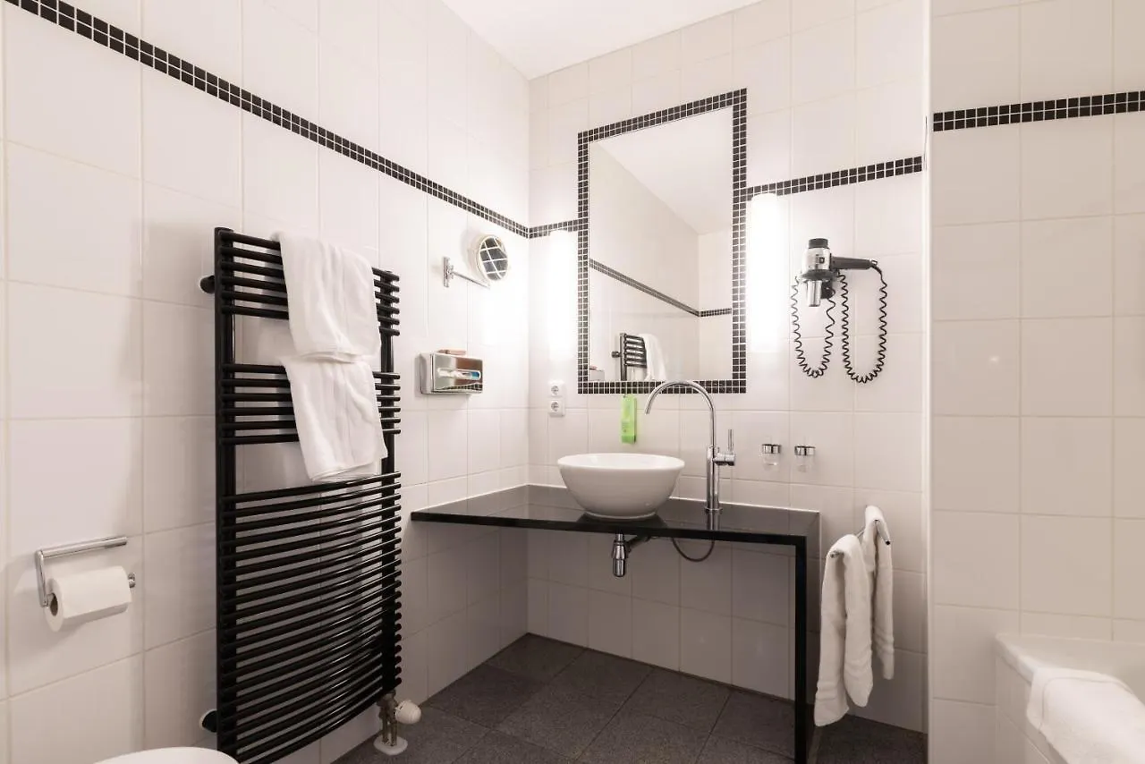 Hotel Am Torturm Фольках