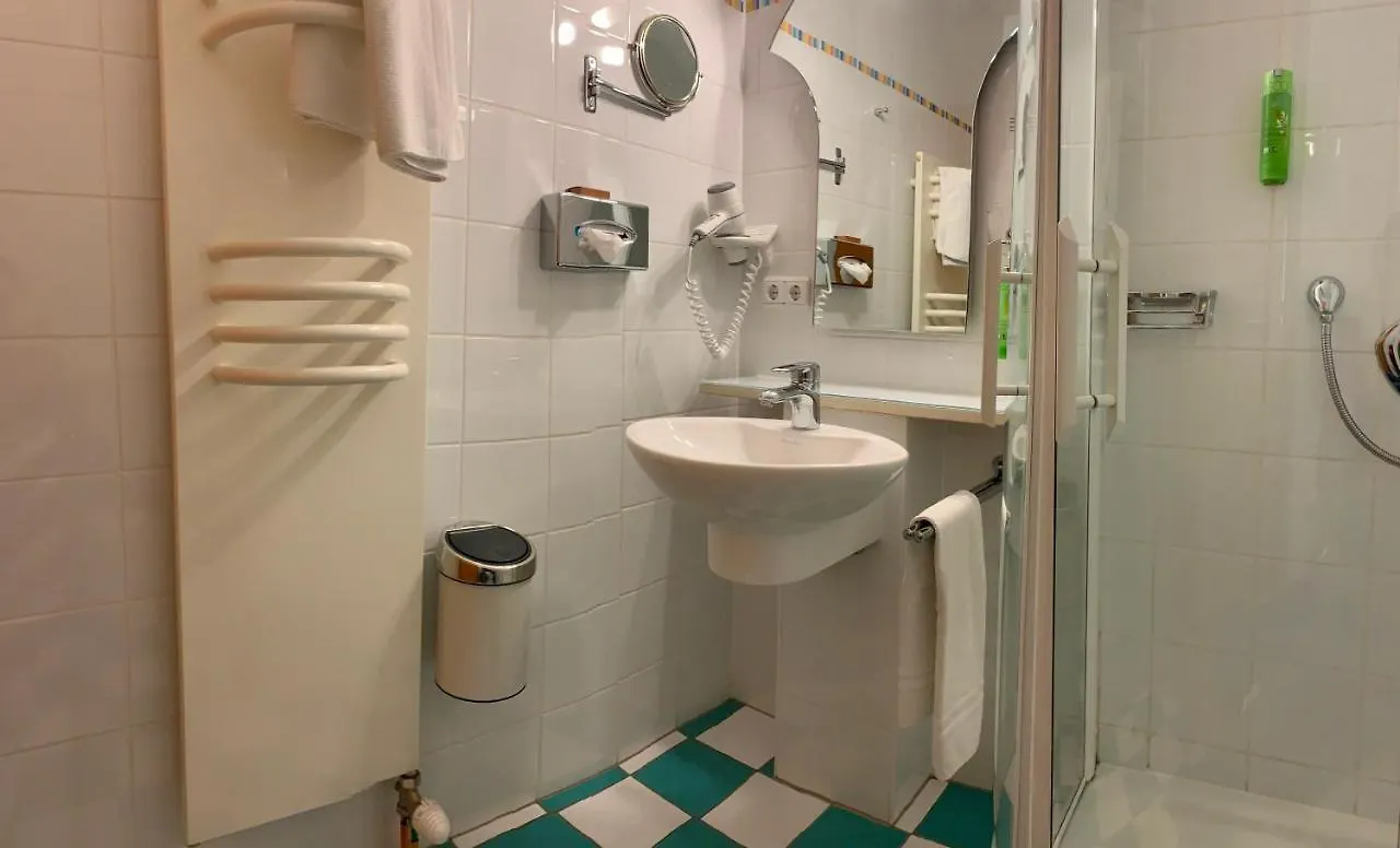 Hotel Am Torturm Фольках